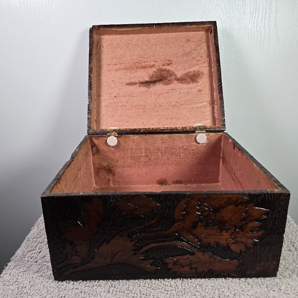 Vintage Pyrography Box - Picture 11 of 12